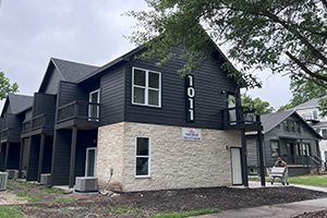 1011 Laramie